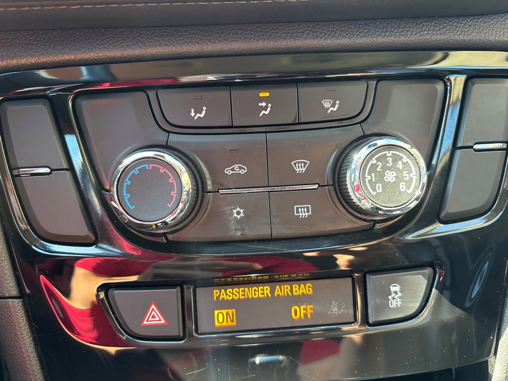 Used 2021 Buick Encore Preferred image 25