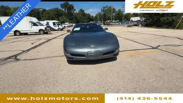 Used 2003 Chevrolet Corvette Coupe w/ Preferred Equipment Group RWD image 3