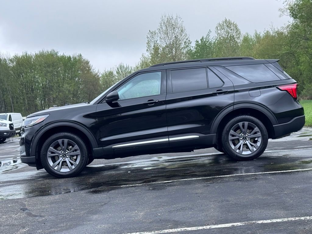 Certified 2025 Ford Explorer Active w/ Active Comfort Package AWD/4WD image 8