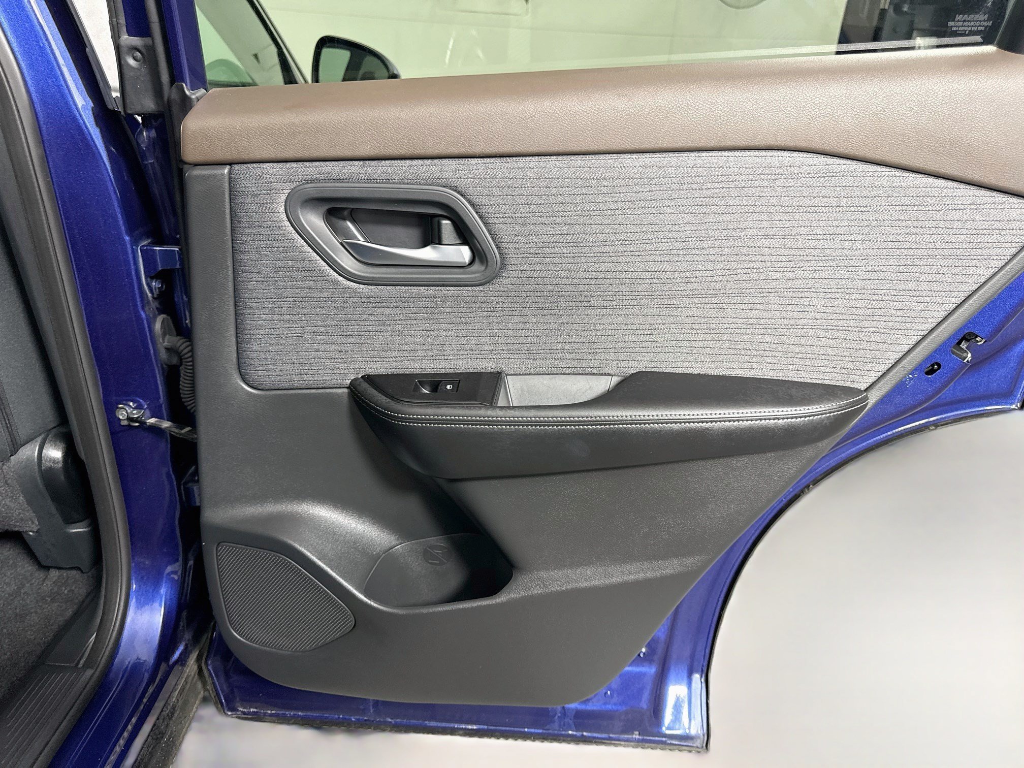 Used 2023 Nissan Rogue SV FWD image 28