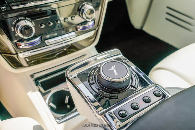 Used 2020 Rolls-Royce Phantom Sedan RWD image 18