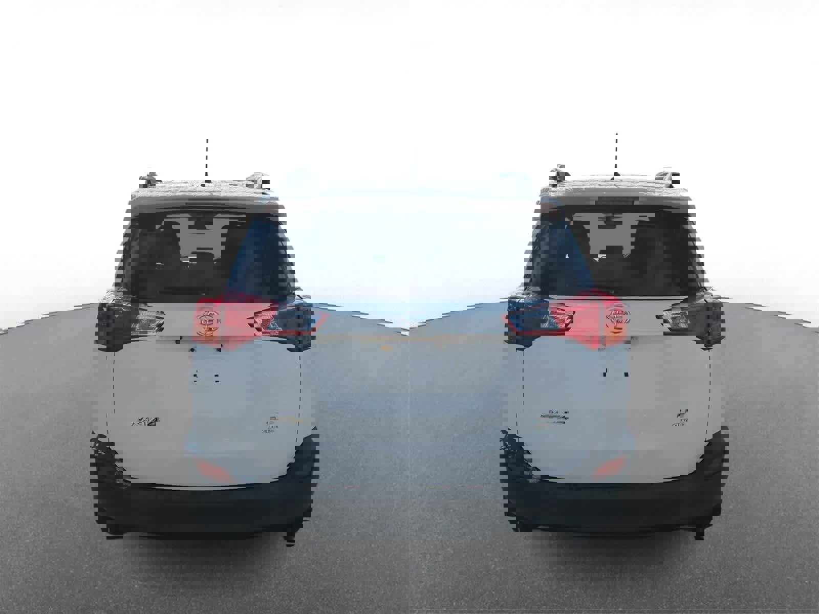 Used 2015 Toyota RAV4 LE image 7