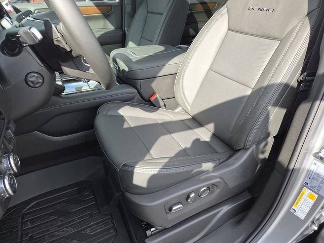 New 2026 GMC Yukon XL Denali w/ Denali Reserve Package image 37