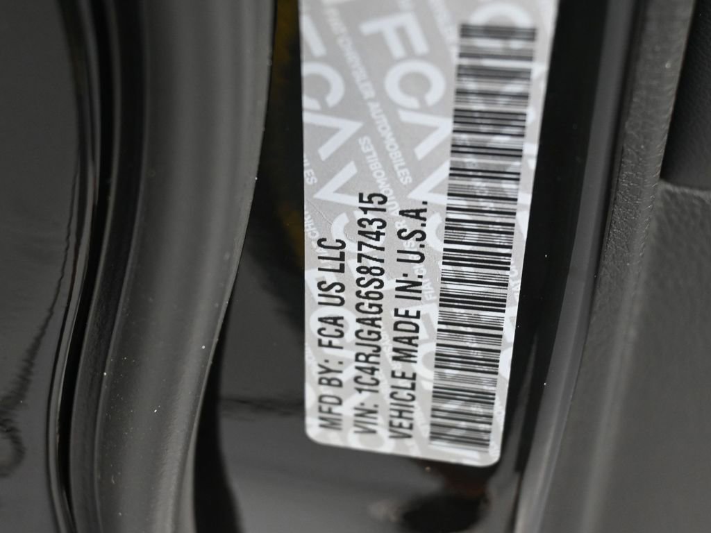 New 2025 Jeep Grand Cherokee Altitude image 17