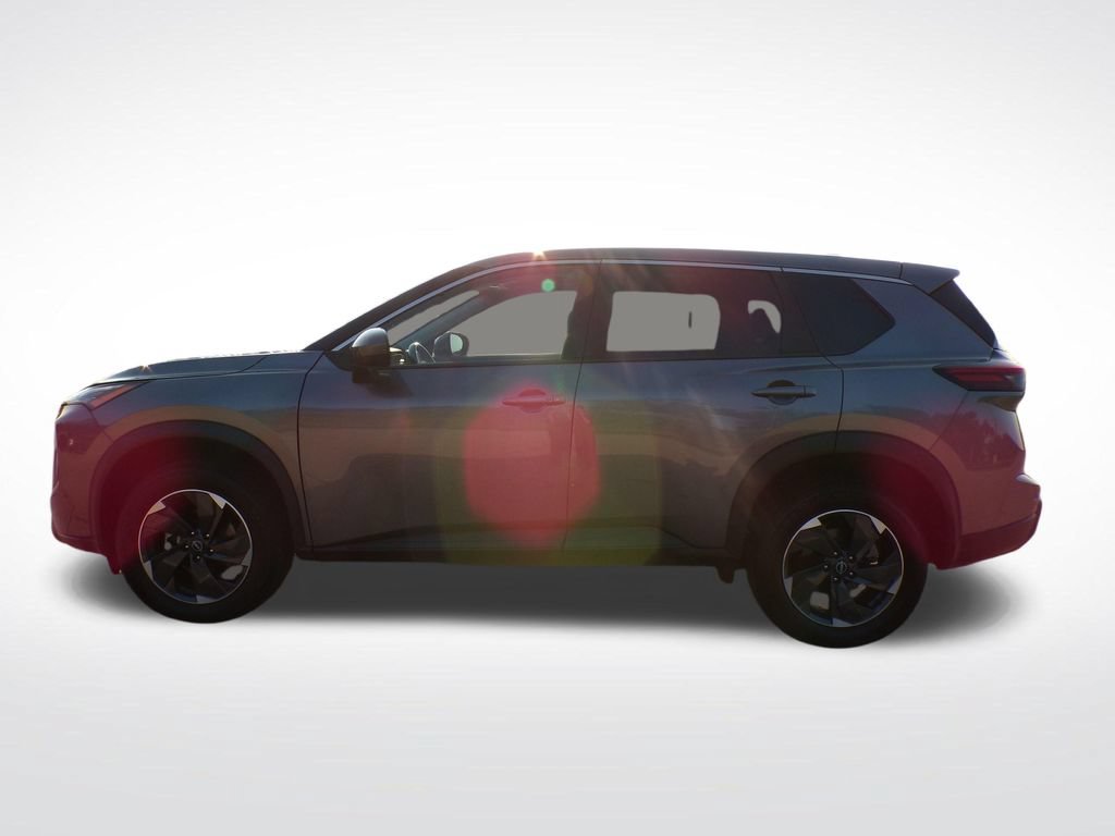 Used 2025 Nissan Rogue SV AWD/4WD image 2
