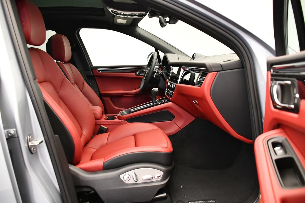Certified 2026 Porsche Macan AWD/4WD image 50