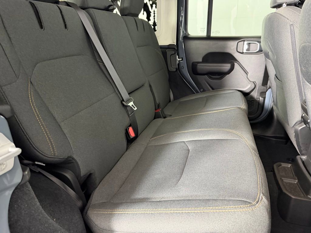 Used 2024 Jeep Wrangler Unlimited w/ Convenience Group image 29
