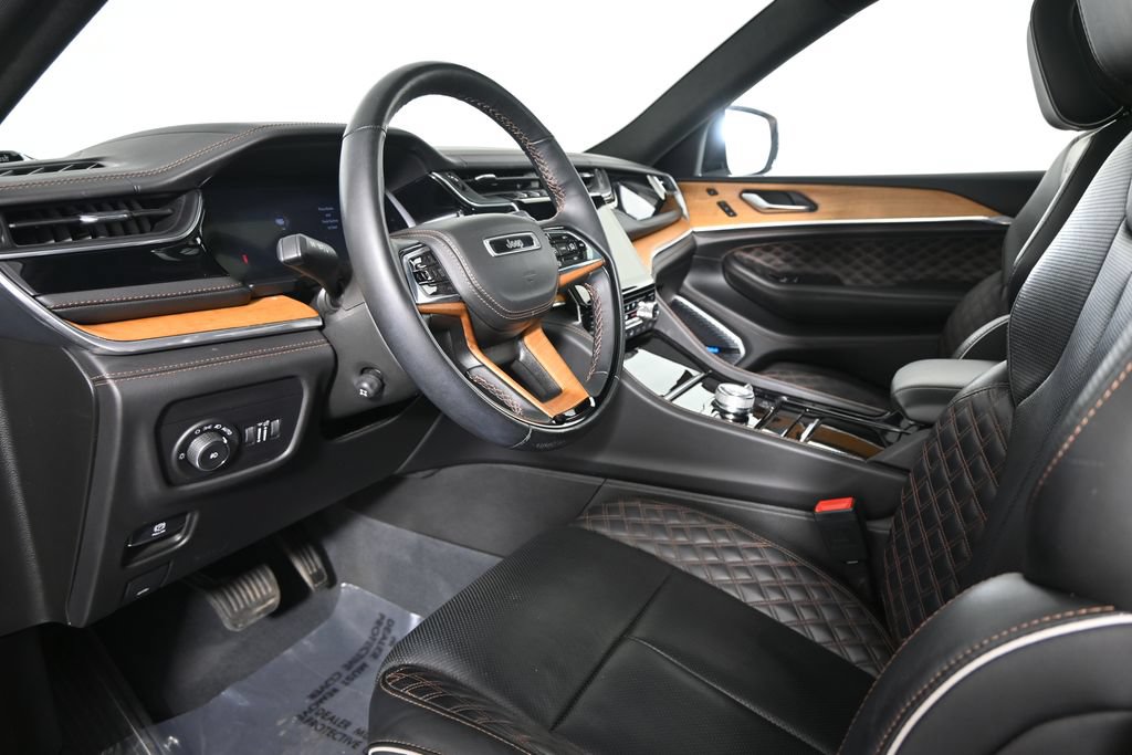 Used 2023 Jeep Grand Cherokee L Summit AWD/4WD image 24