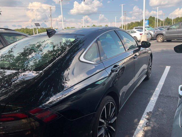 Used 2023 Honda Accord Touring image 7