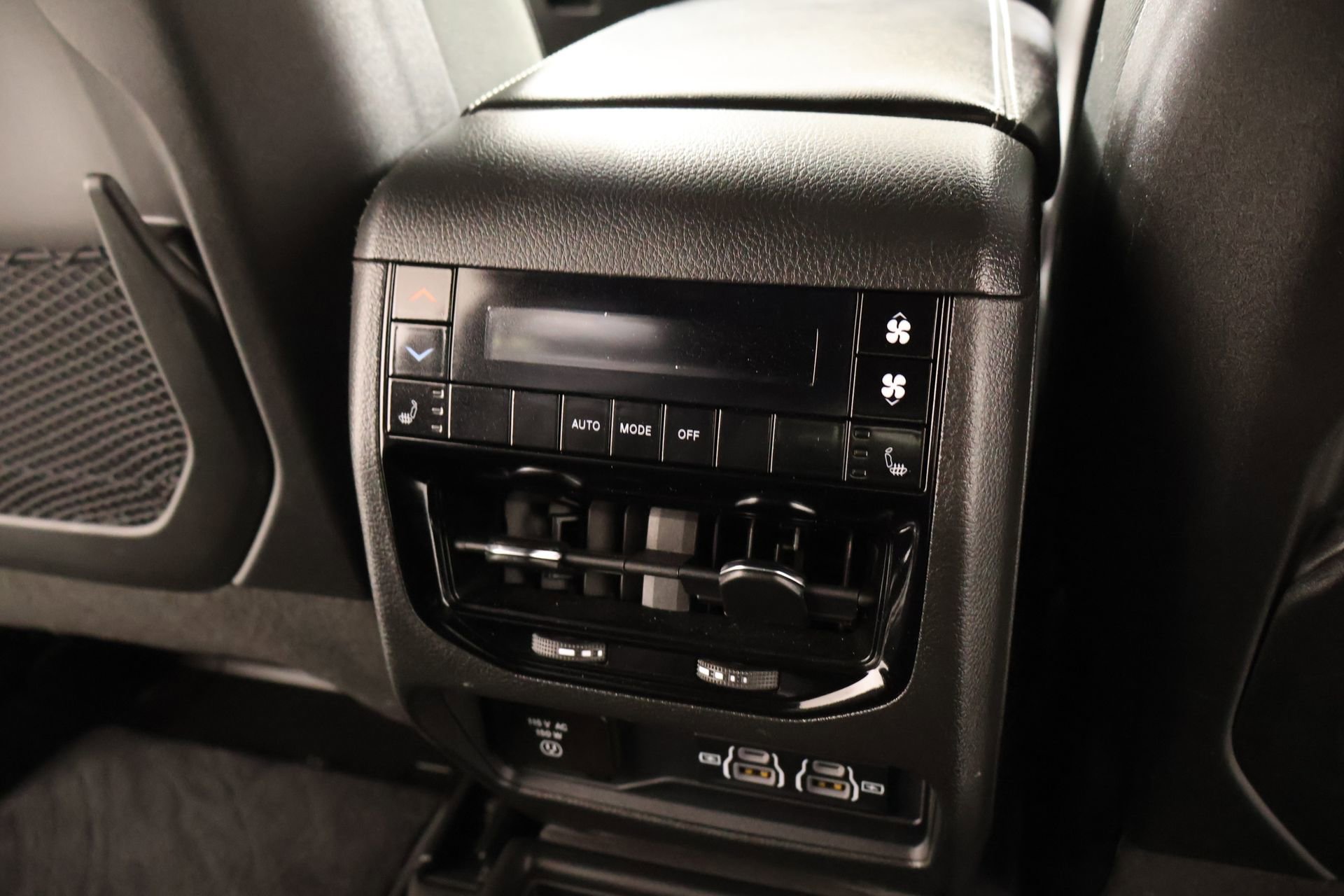 Used 2025 Jeep Grand Cherokee L Limited AWD/4WD image 17