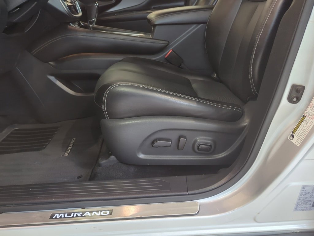 Used 2023 Nissan Murano SL w/ SL Moonroof Package image 11