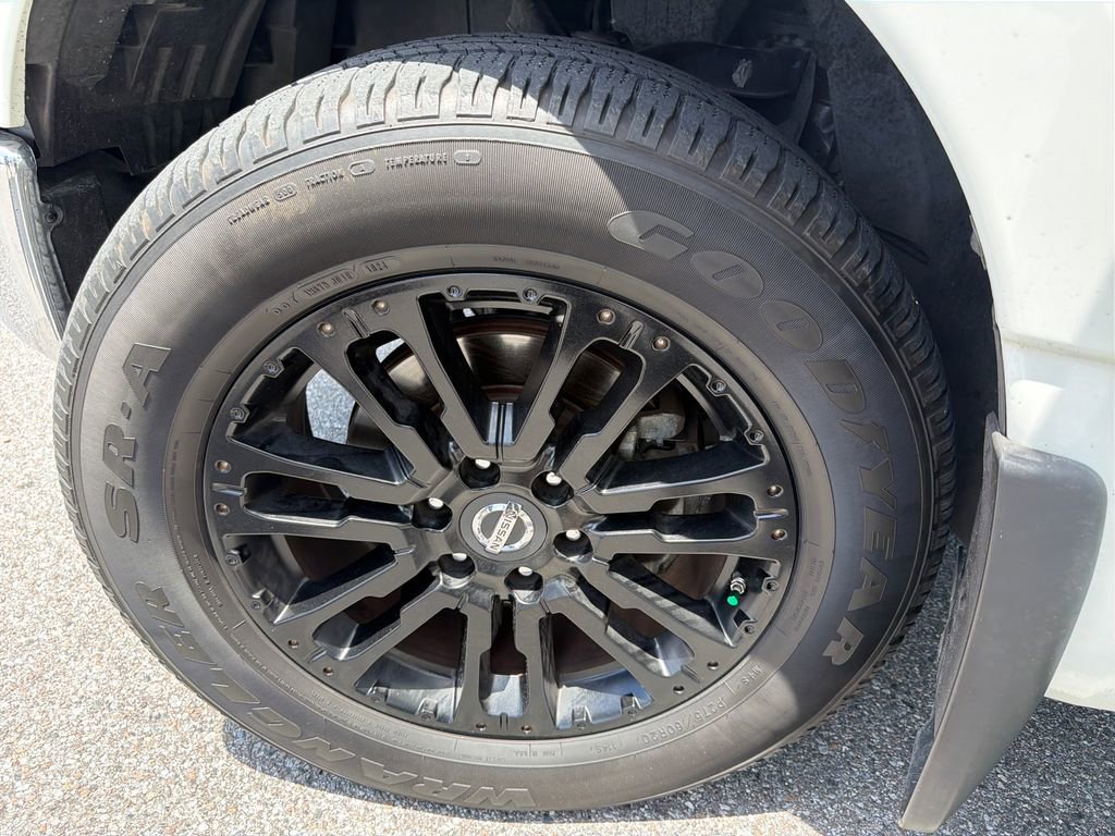 Used 2018 Nissan Titan SL AWD/4WD image 39