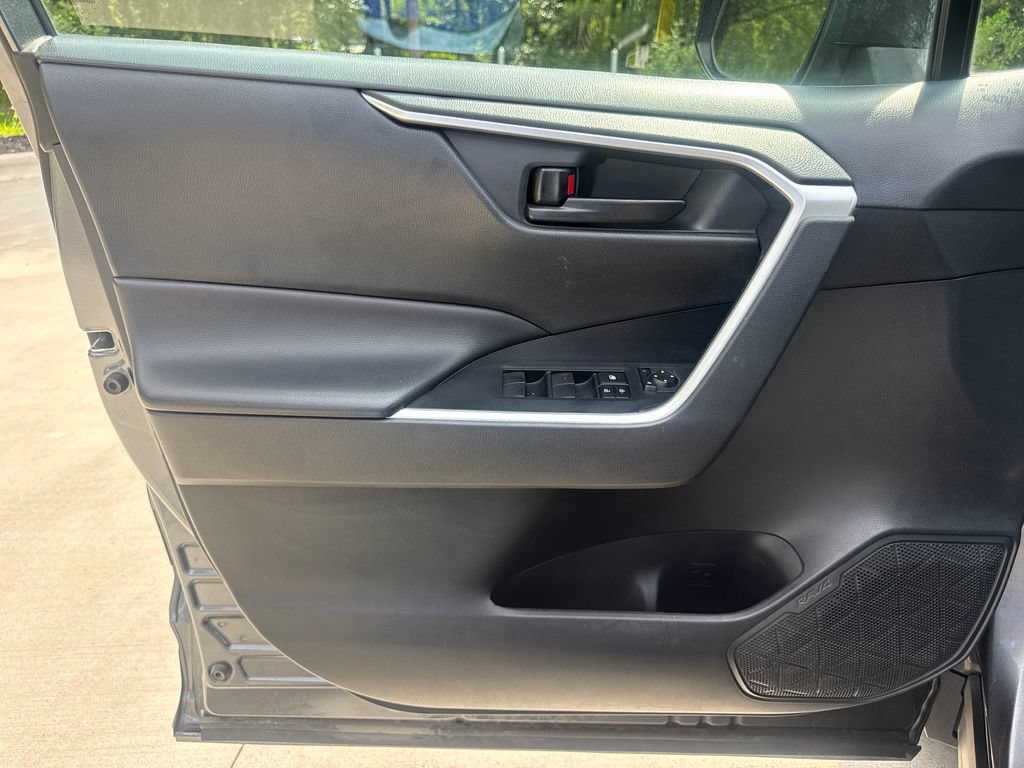 Used 2019 Toyota RAV4 LE w/ All Weather Liner Package AWD/4WD image 13