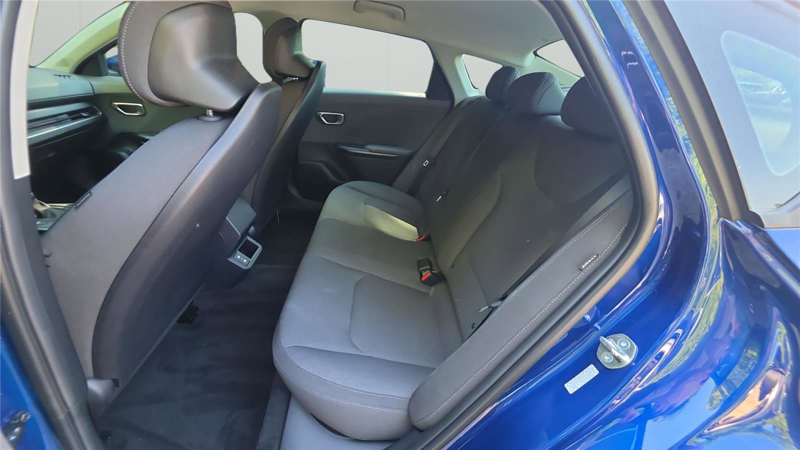 Used 2025 Kia K4 LXS image 11