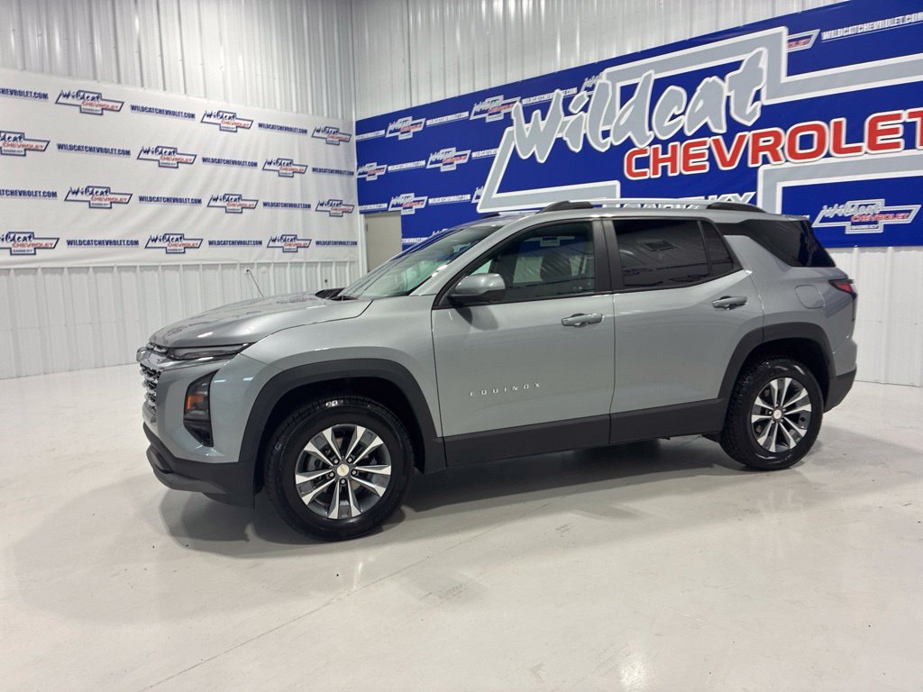 Used 2025 Chevrolet Equinox LT w/ Convenience Package II AWD/4WD image 3
