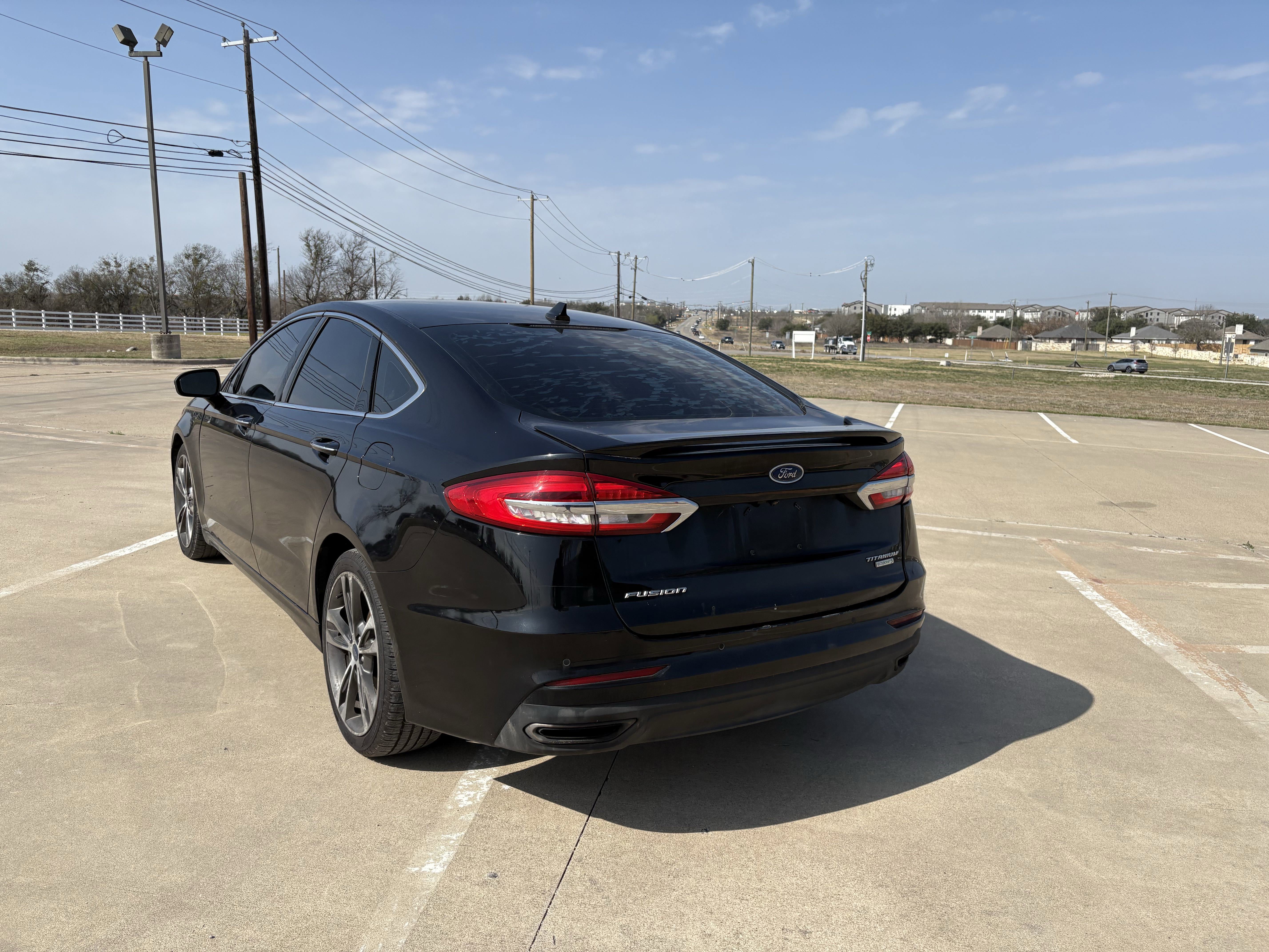 Used 2020 Ford Fusion Titanium image 3