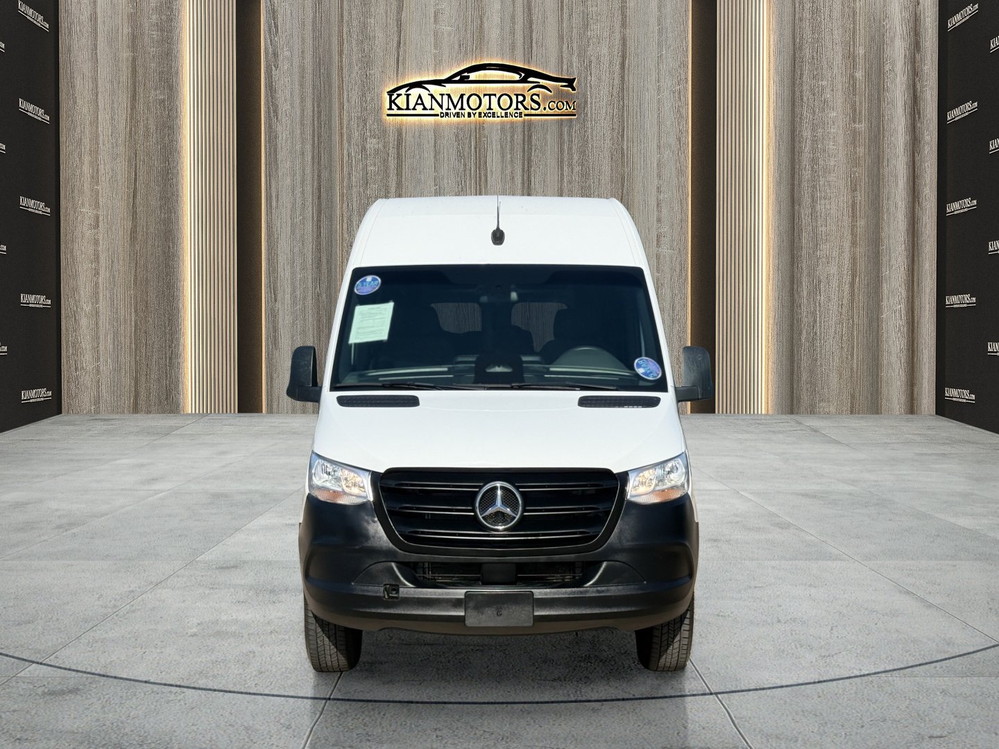 Used 2025 Mercedes-Benz Sprinter 2500 image 2