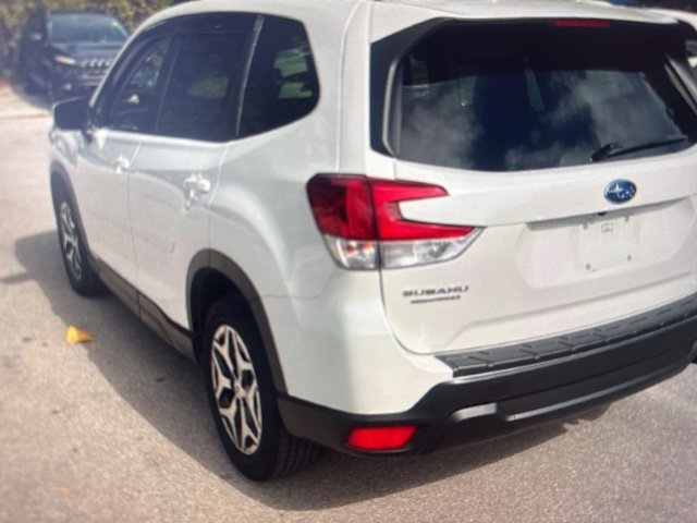 Used 2019 Subaru Forester Premium w/ All-Weather Package image 7