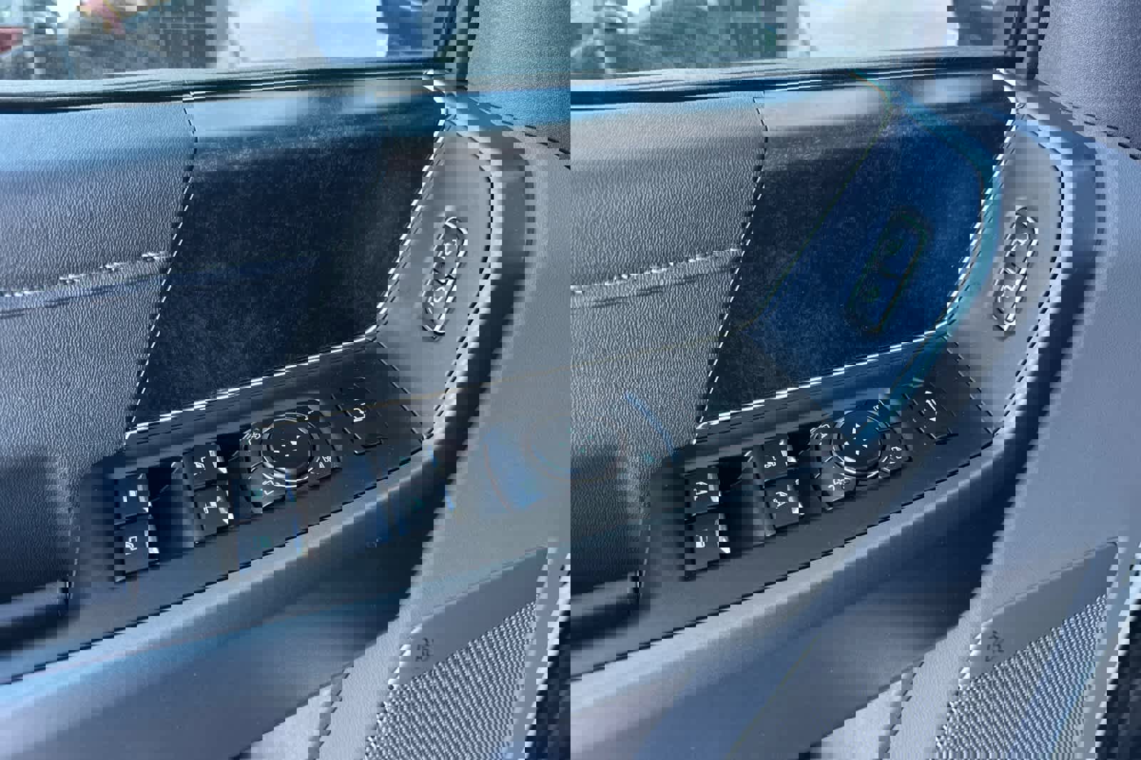 New 2026 Ford F350 4x4 Crew Cab Super Duty image 8