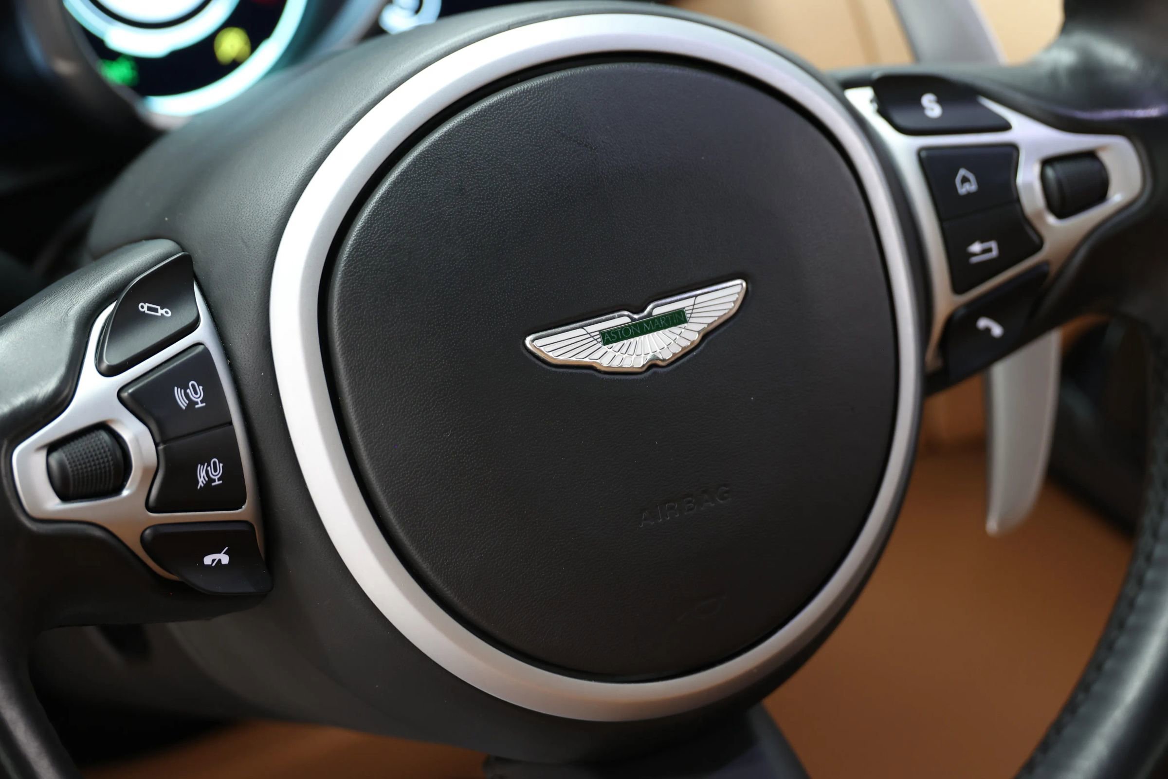 Used 2019 Aston Martin V8 Vantage Coupe RWD image 26
