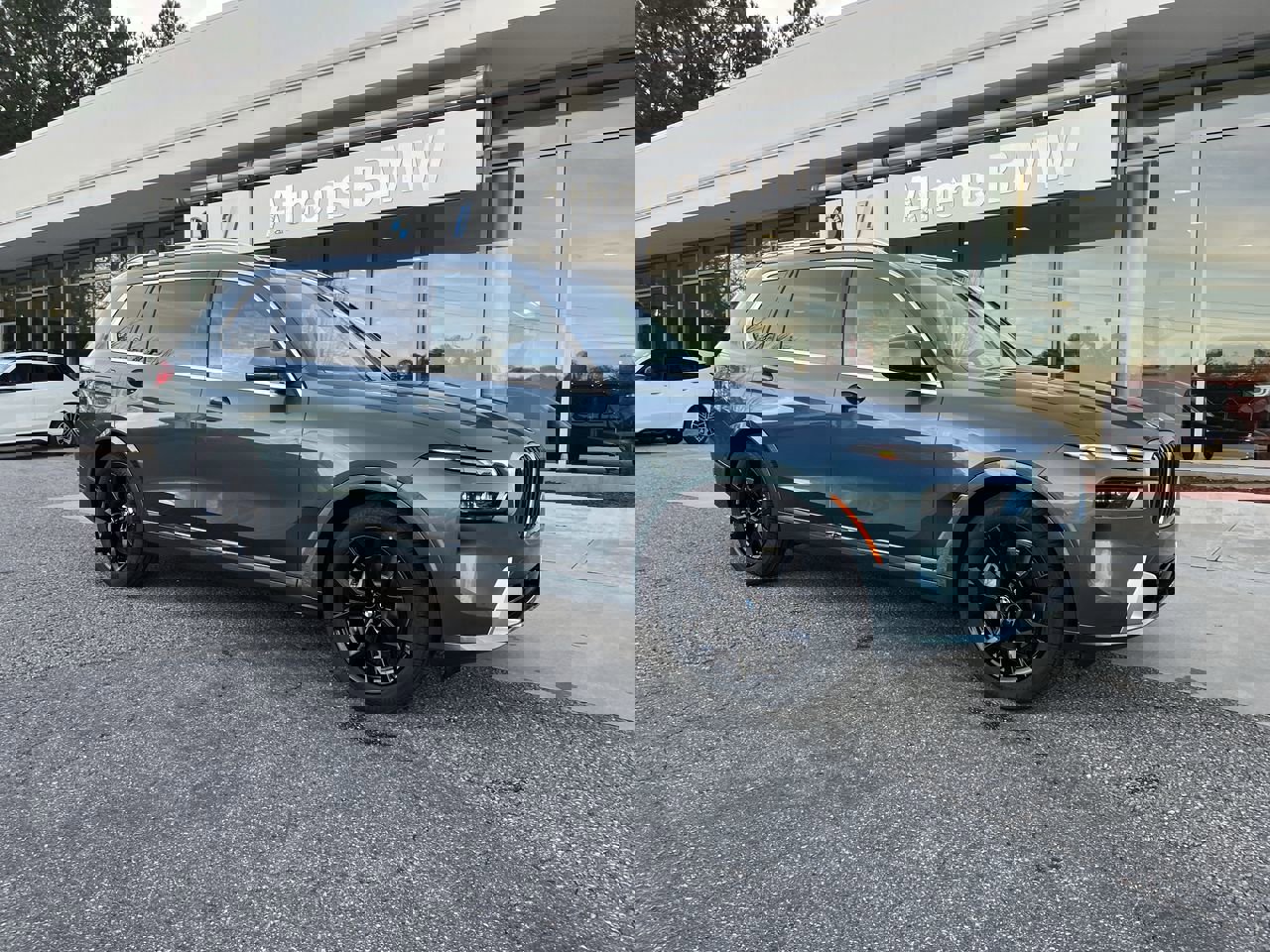 Used 2026 BMW X7 xDrive40i image 2