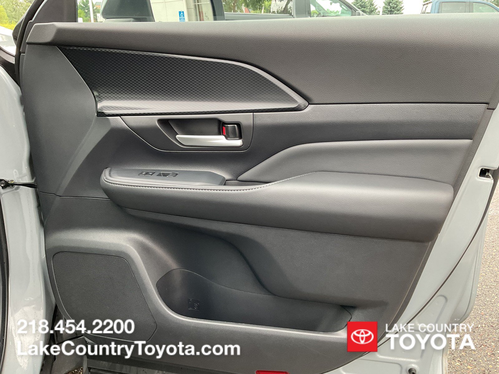 Used 2025 Toyota Grand Highlander AWD Hybrid image 15