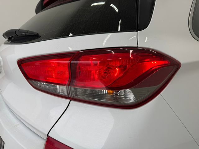 Used 2018 Hyundai Elantra GT image 32