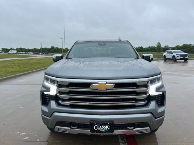 Used 2025 Chevrolet Silverado 1500 High Country AWD/4WD image 2