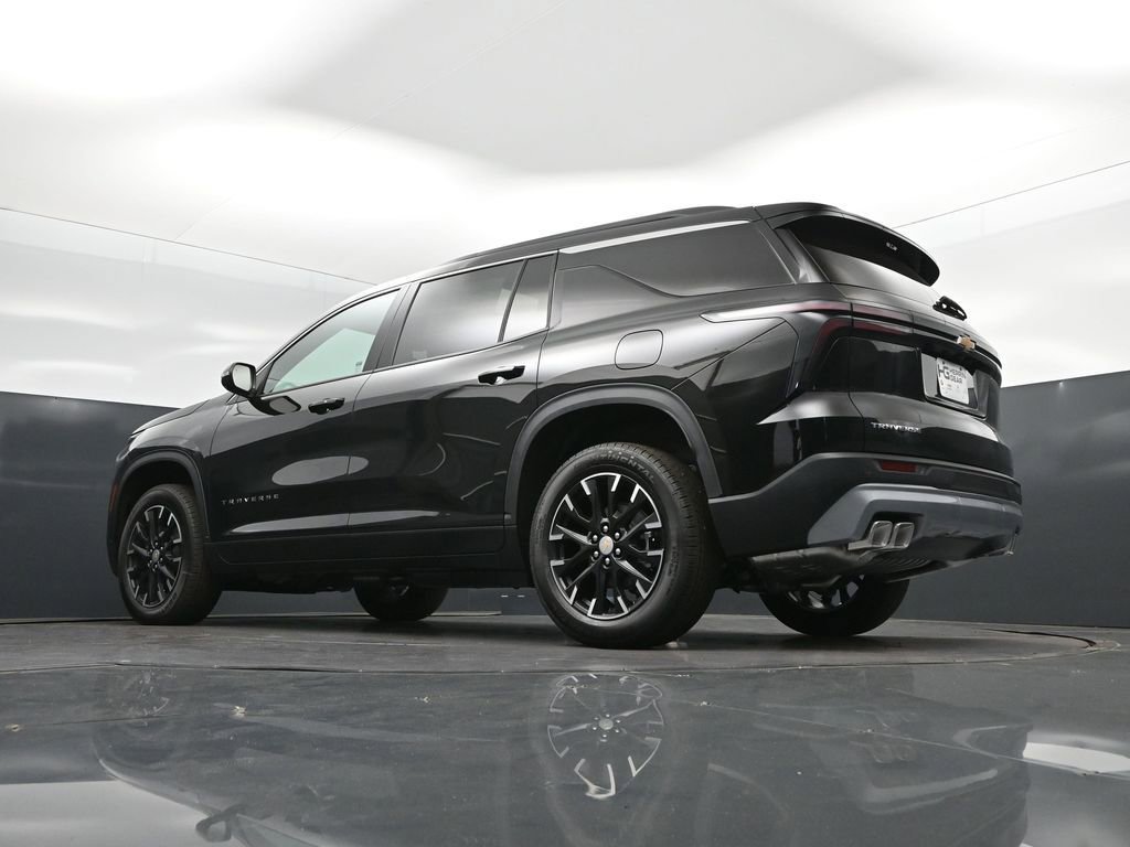 New 2026 Chevrolet Traverse LT w/ Sun and Wheel Package FWD image 40