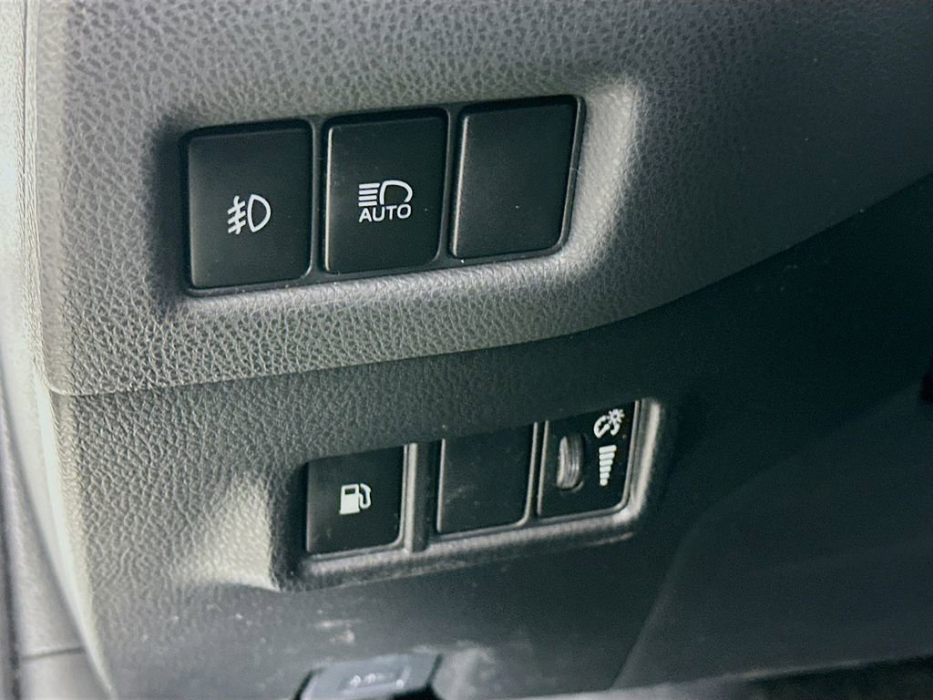 Used 2019 Toyota C-HR Limited image 15