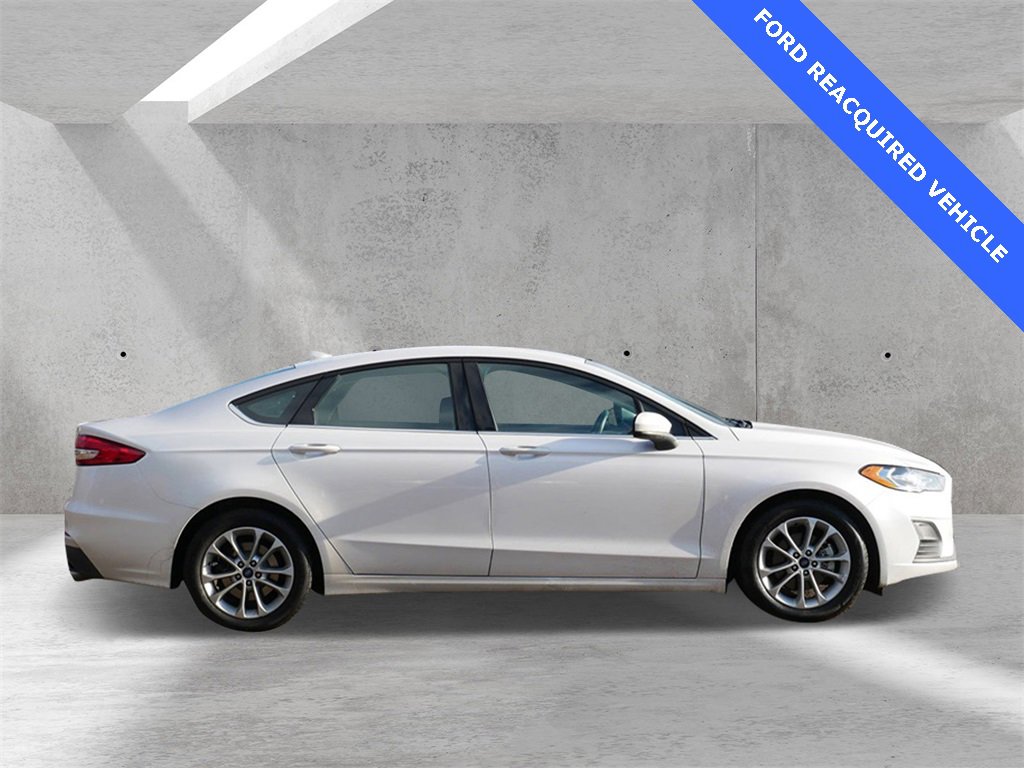 Used 2019 Ford Fusion SE image 2