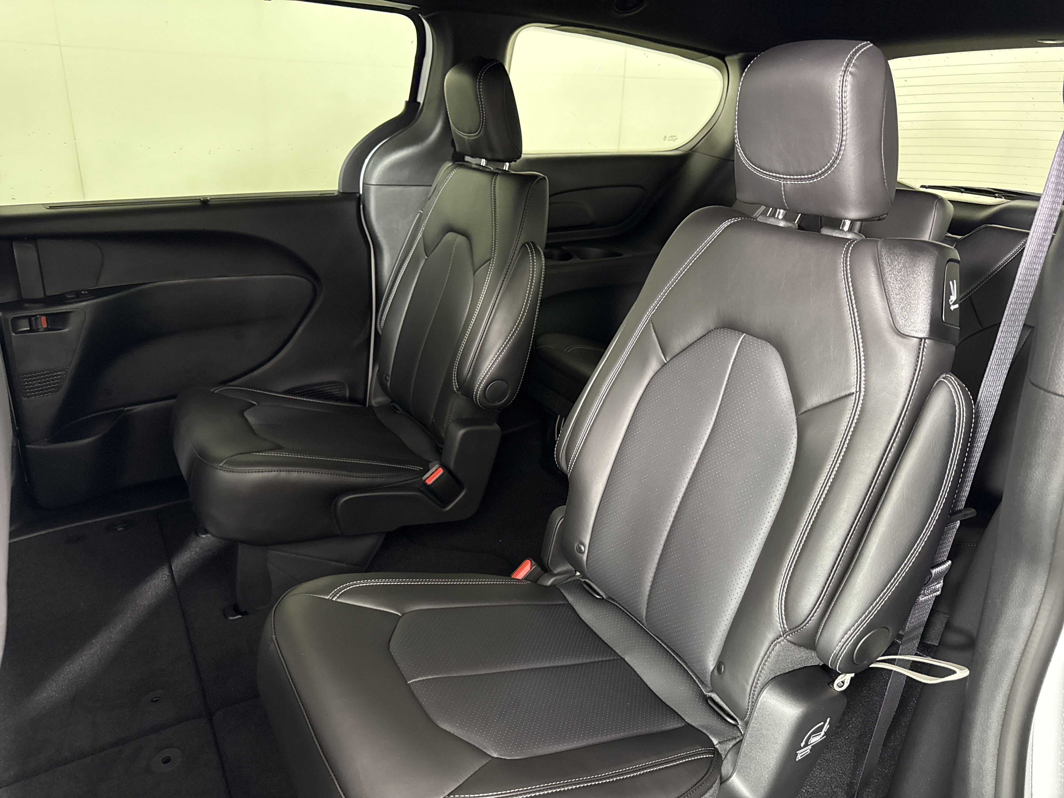 New 2026 Chrysler Voyager LX image 13