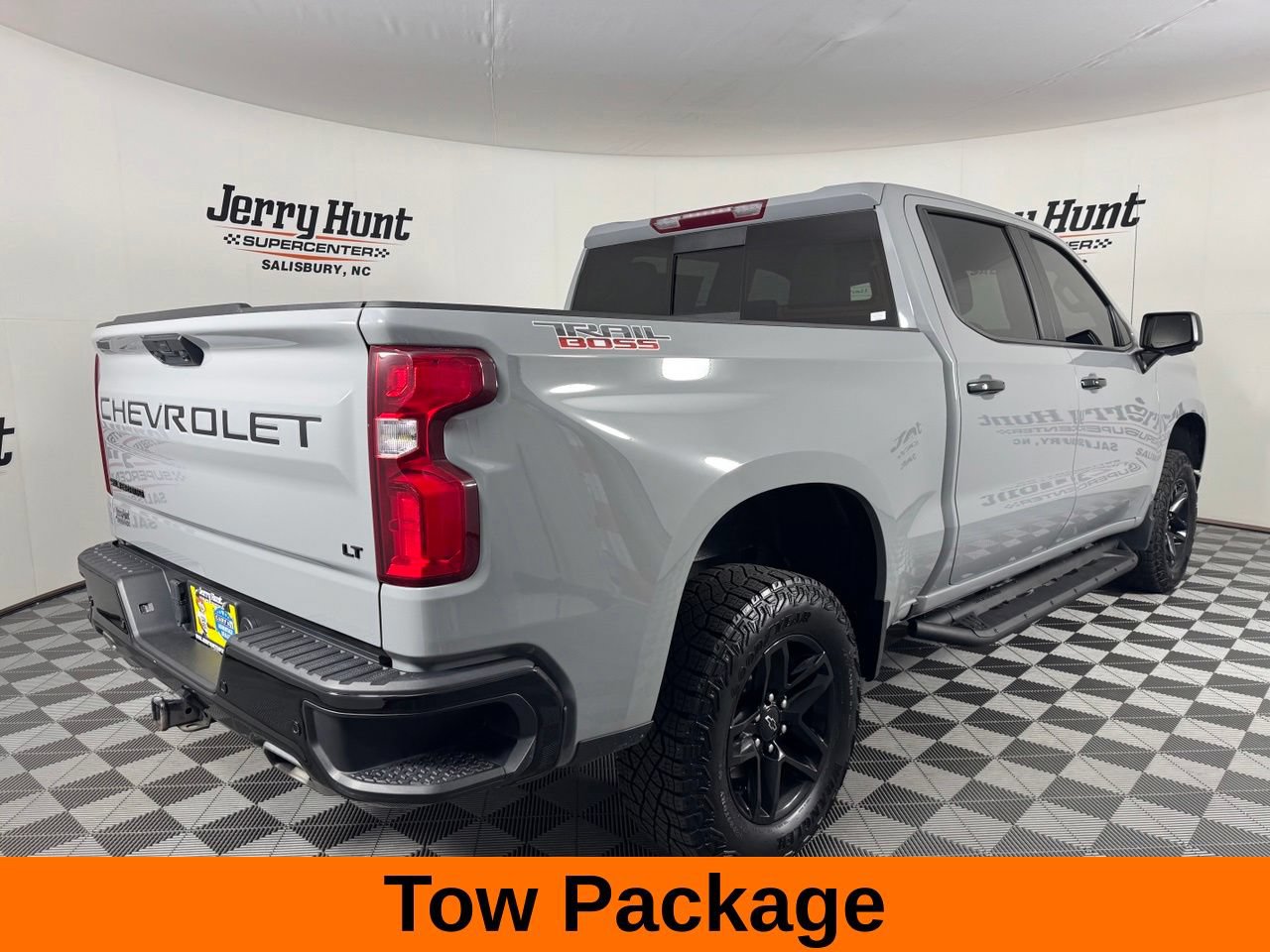 Used 2024 Chevrolet Silverado 1500 LT Trail Boss w/ Convenience Package II AWD/4WD image 7