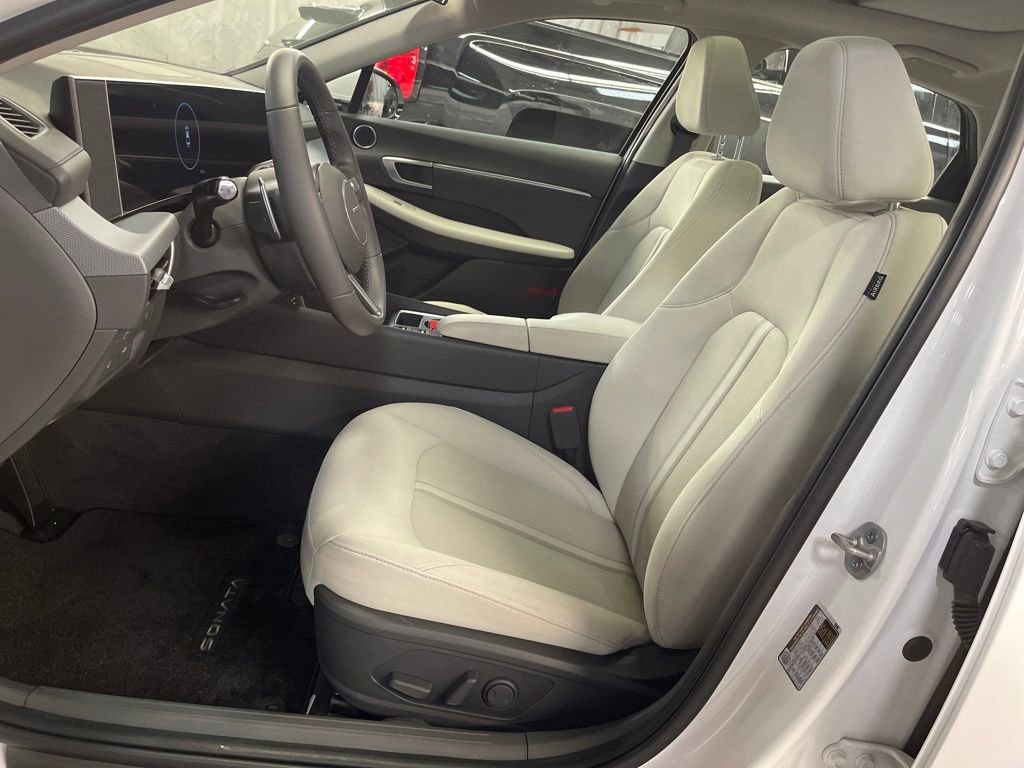 Certified 2024 Hyundai Sonata SEL w/ Convenience Package image 9