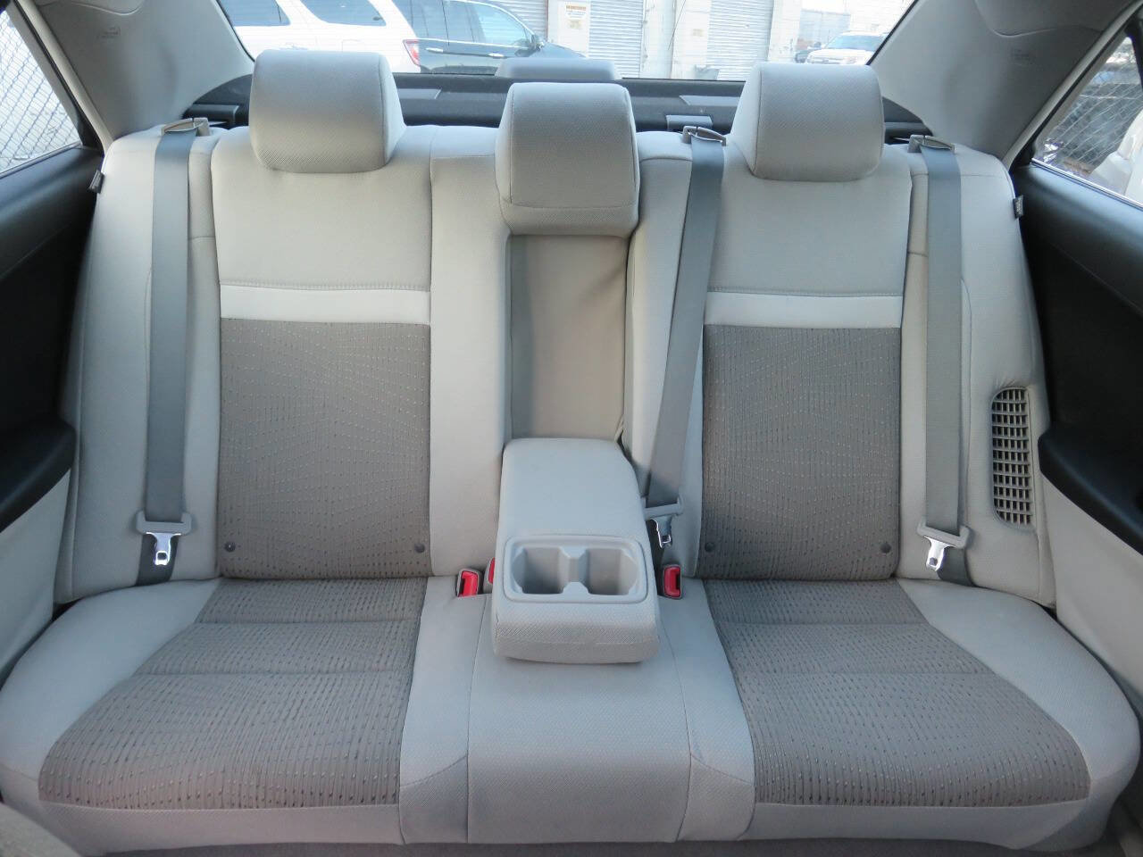 Used 2012 Toyota Camry LE image 20