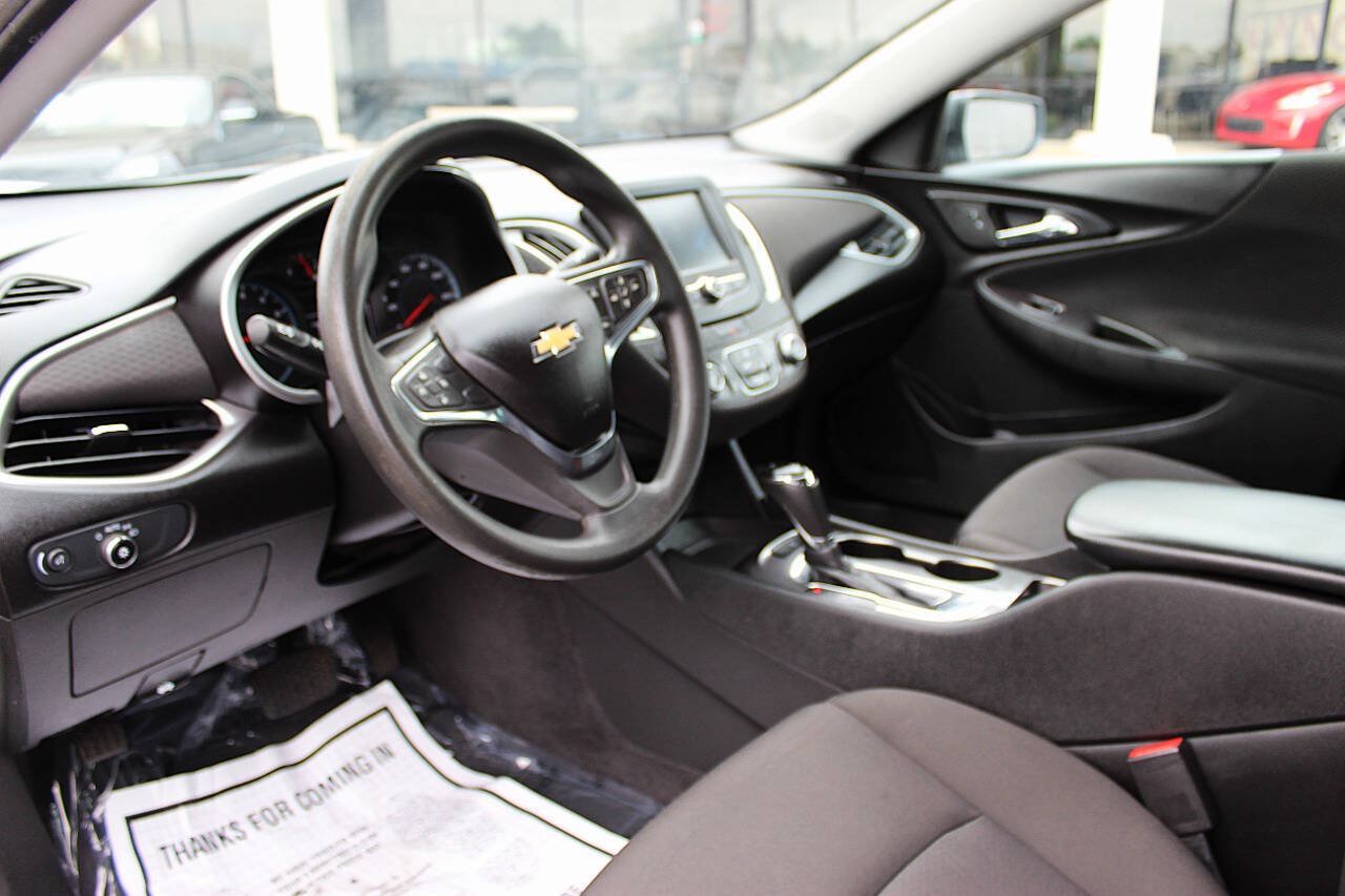 Used 2018 Chevrolet Malibu LS w/ LPO, Convenience Package 1 FWD image 16