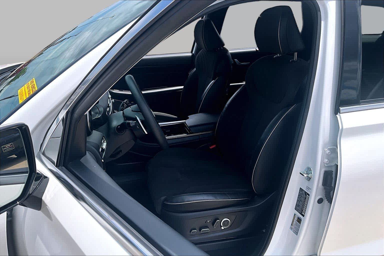 Used 2025 Hyundai Palisade Calligraphy AWD/4WD image 8