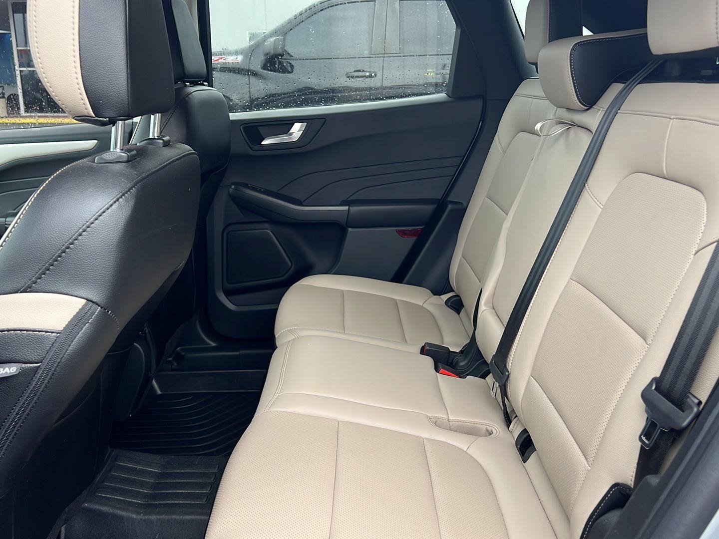 Used 2022 Ford Escape SEL FWD image 11