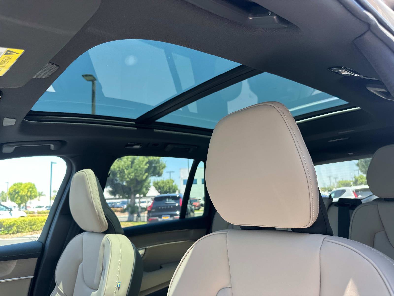 New 2026 Volvo XC90 T8 Plus image 25