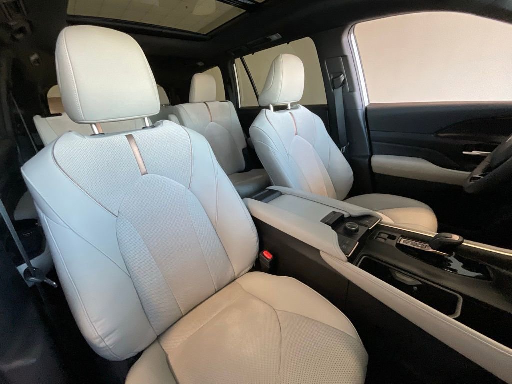 Used 2026 Toyota Grand Highlander MAX Platinum image 22