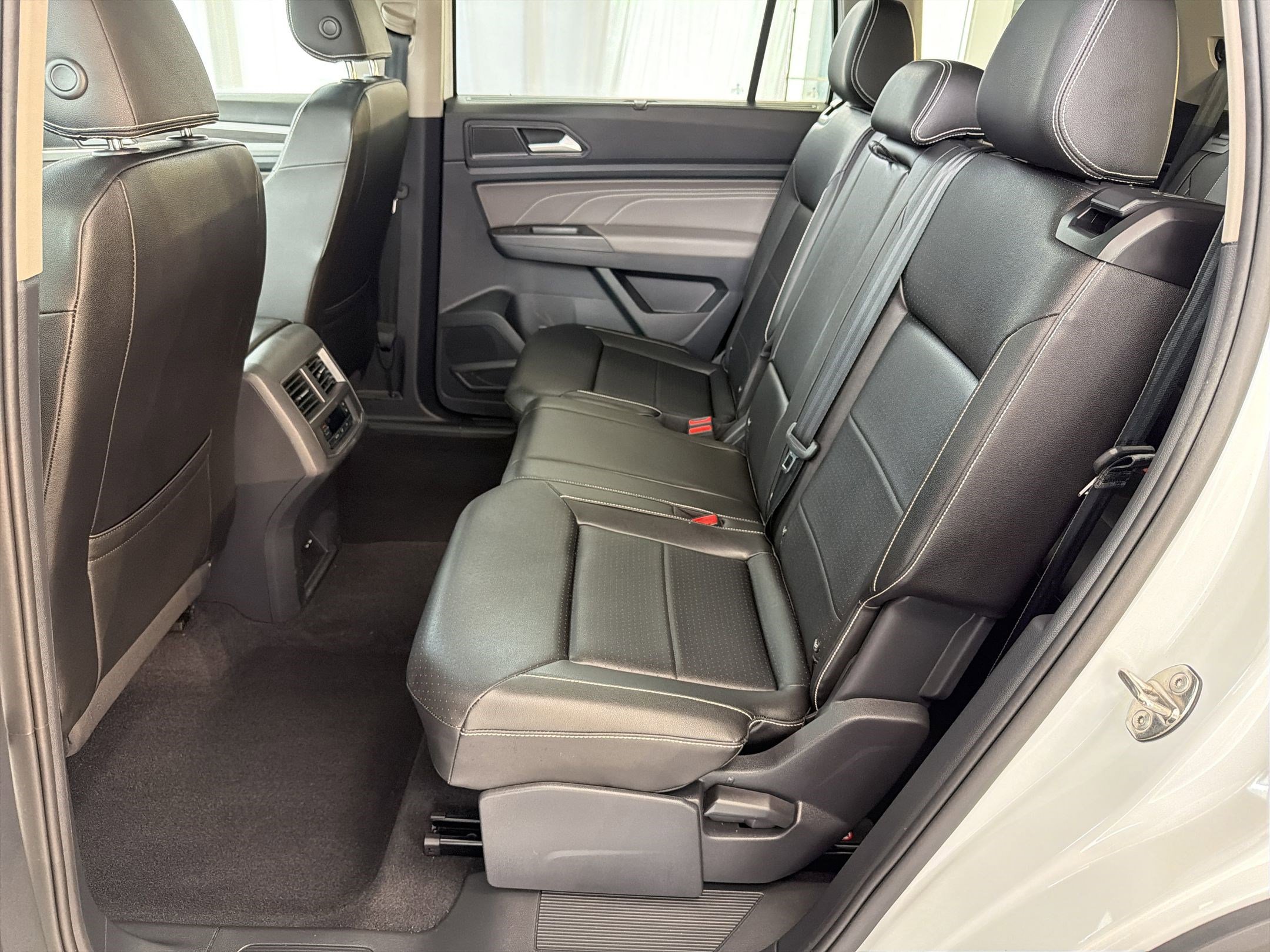 Used 2023 Volkswagen Atlas SE w/ Panoramic Sunroof Package image 15