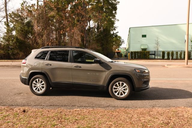 Used 2022 Jeep Cherokee Latitude Lux image 2
