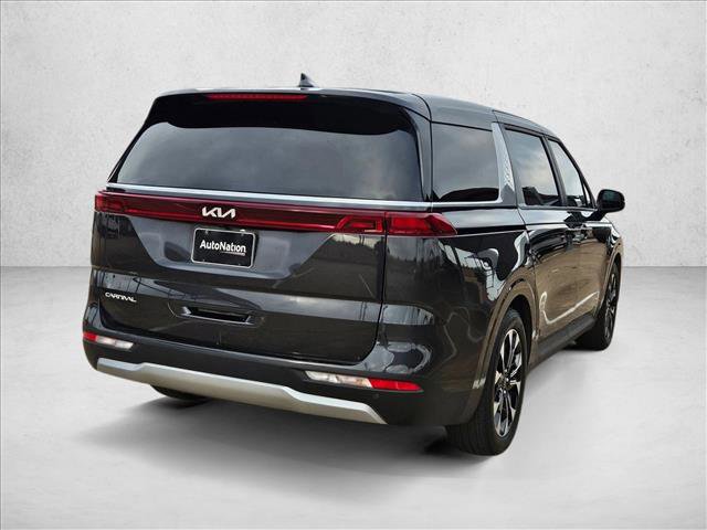 Used 2024 Kia Carnival EX FWD image 5