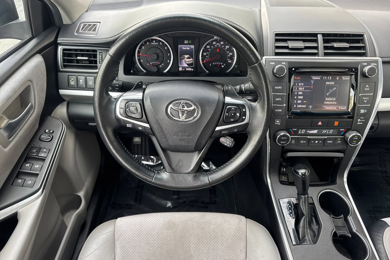 Used 2015 Toyota Camry XSE w/ Advanced Technology Package FWD image 28