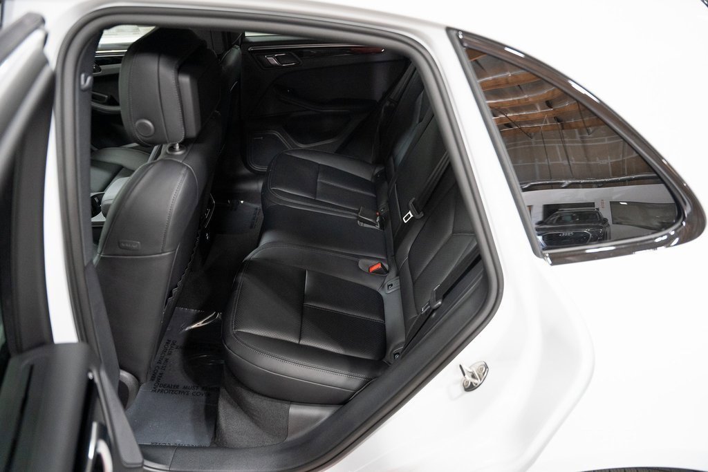 Used 2024 Porsche Macan image 18