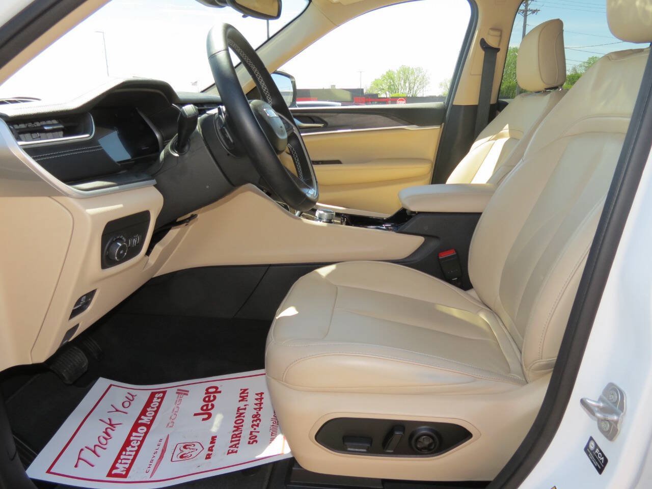 Used 2022 Jeep Grand Cherokee Limited AWD/4WD image 10