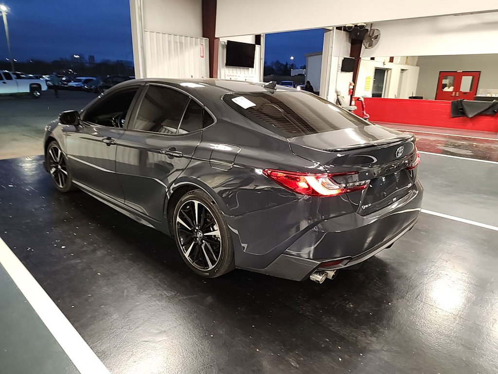 Used 2025 Toyota Camry SE FWD image 4