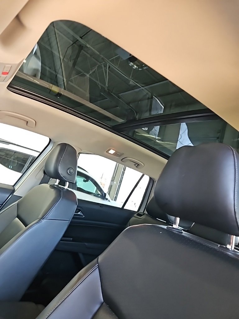 Used 2018 Volkswagen Atlas SEL image 32