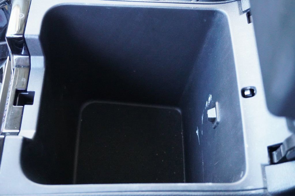 Used 2023 Jeep Grand Cherokee L Laredo image 22