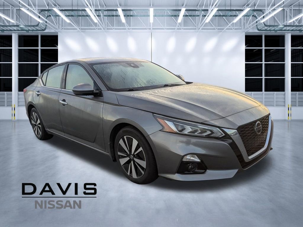 Used 2024 Nissan Sentra SV w/ All-Weather Package image 1